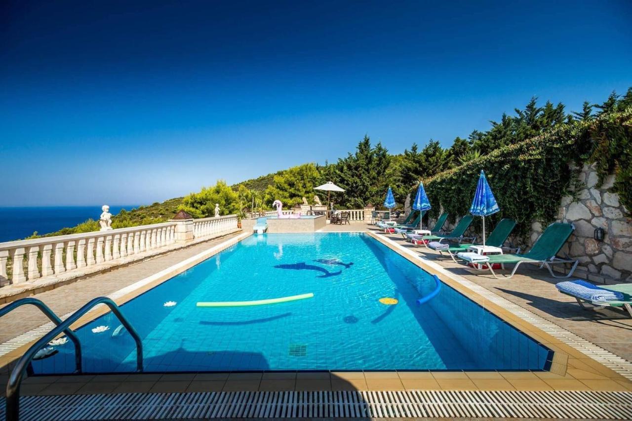 فيلا Keri Me Away - Argo'S Summer Poolside Retreats المظهر الخارجي الصورة