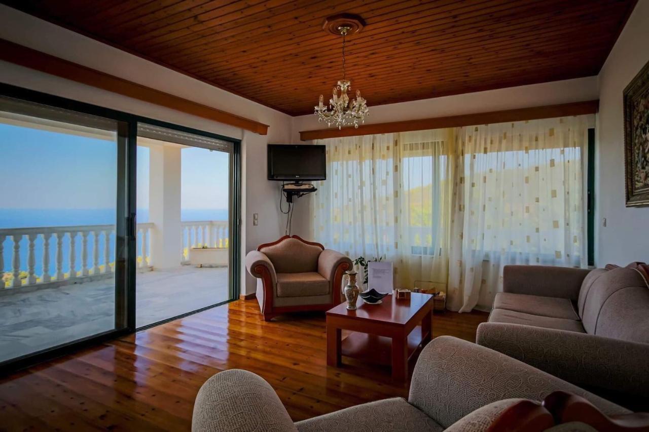 فيلا Keri Me Away - Argo'S Summer Poolside Retreats المظهر الخارجي الصورة