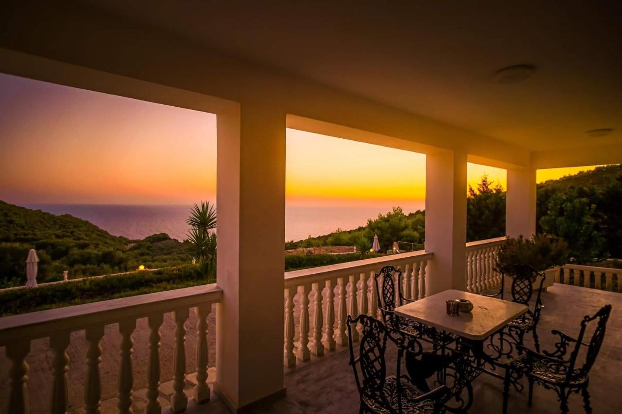 فيلا Keri Me Away - Argo'S Summer Poolside Retreats المظهر الخارجي الصورة